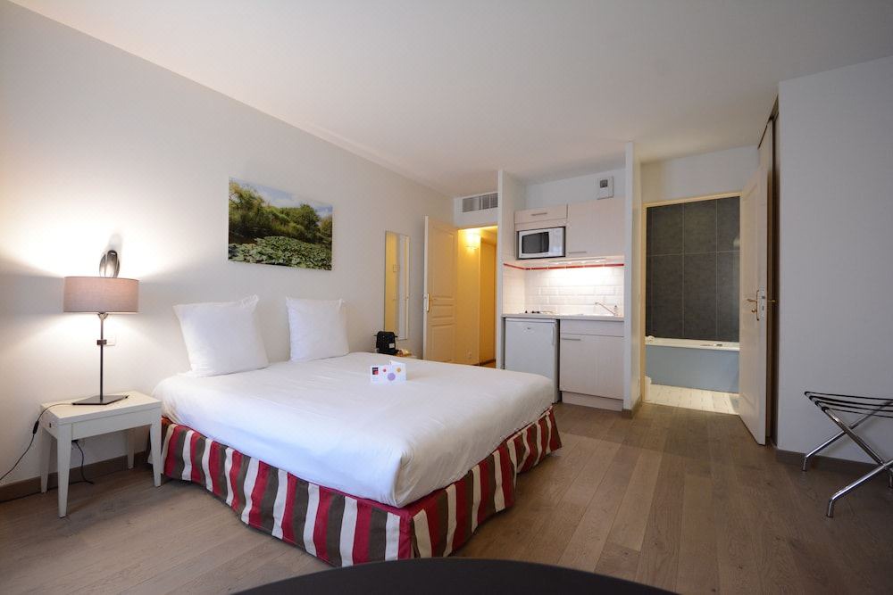 Photo of Bedroom in Chatou