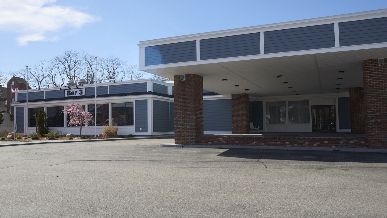 Photo of Buildings in Teaticket
