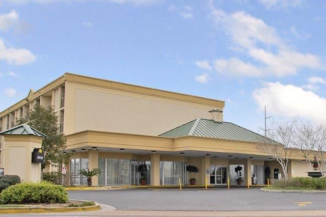 Photo of Buildings in Metairie