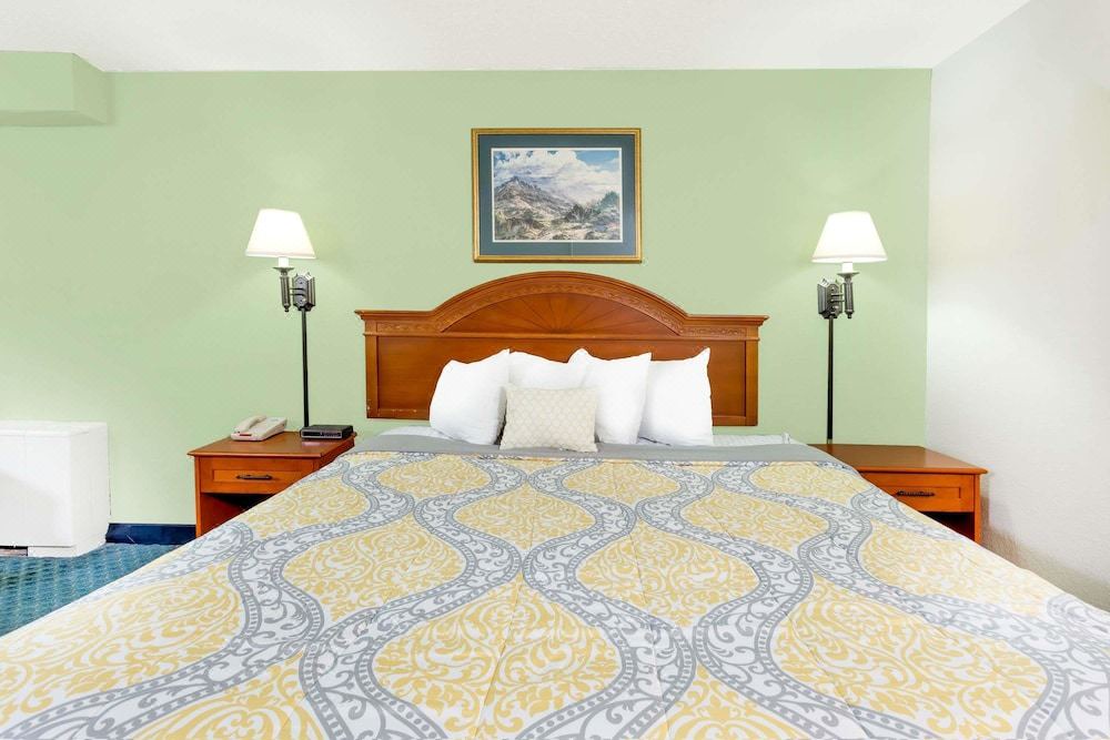 Photo of Bedroom in Cedar Falls