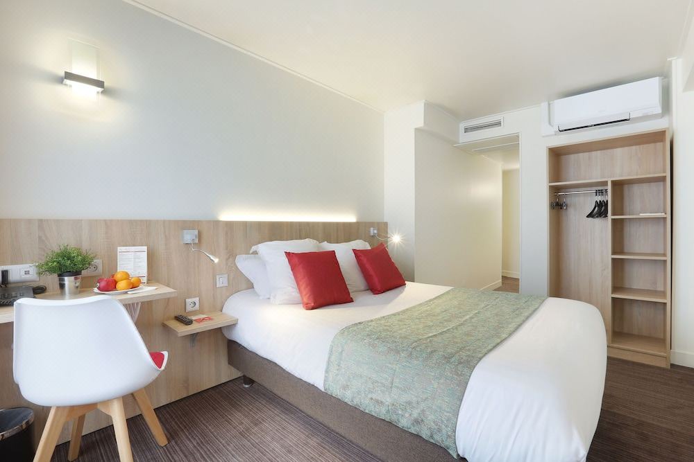 Photo of Bedroom in Grenelle