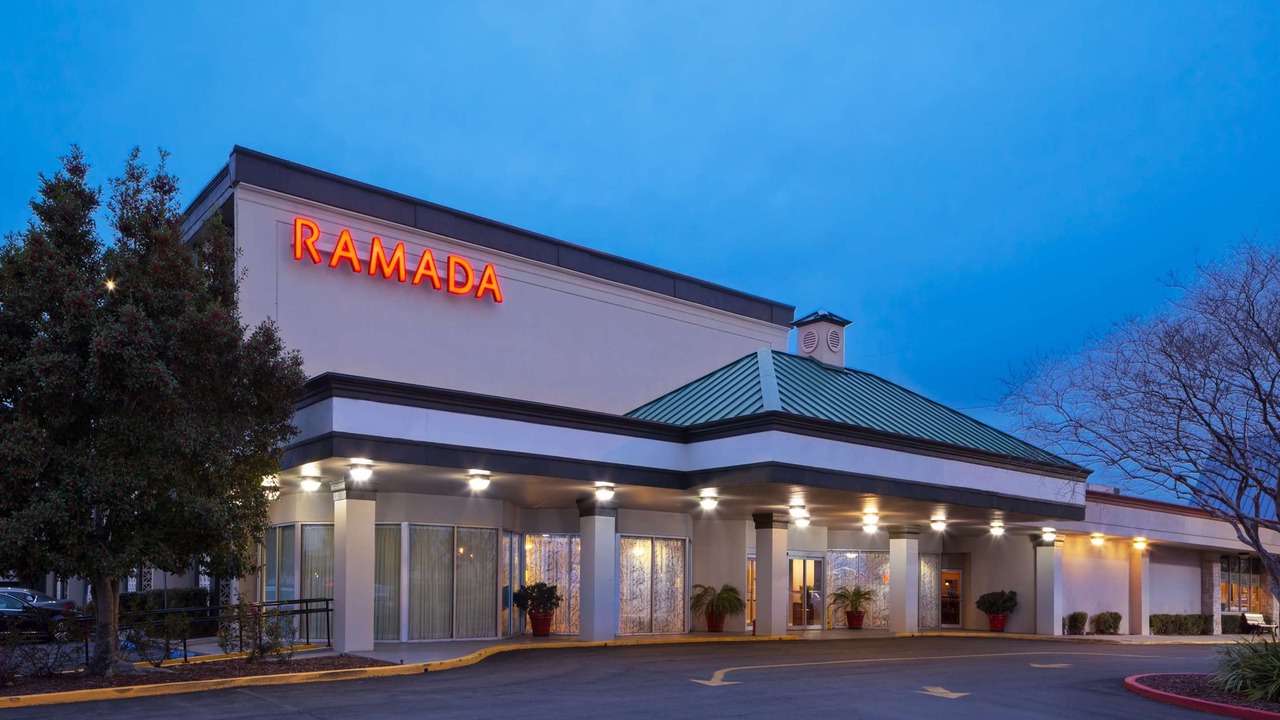 Photo of Buildings in Metairie