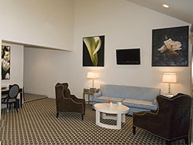 Photo of Livingroom in West Los Angeles