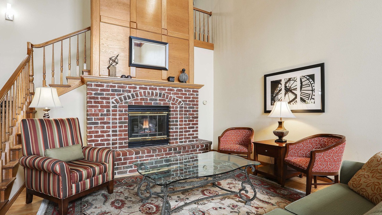 Photo of Livingroom in Ashwaubenon
