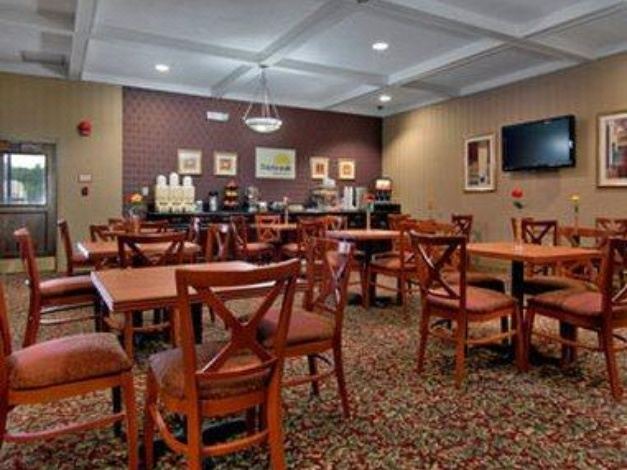 Photo of Livingroom in Camp Springs