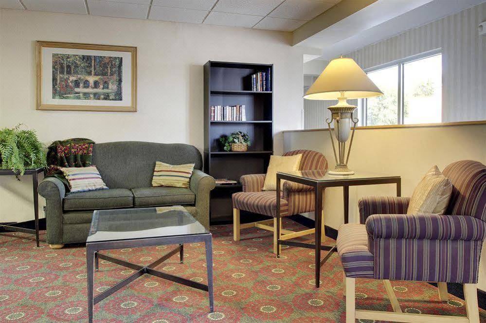 Photo of Livingroom in Cedar Falls