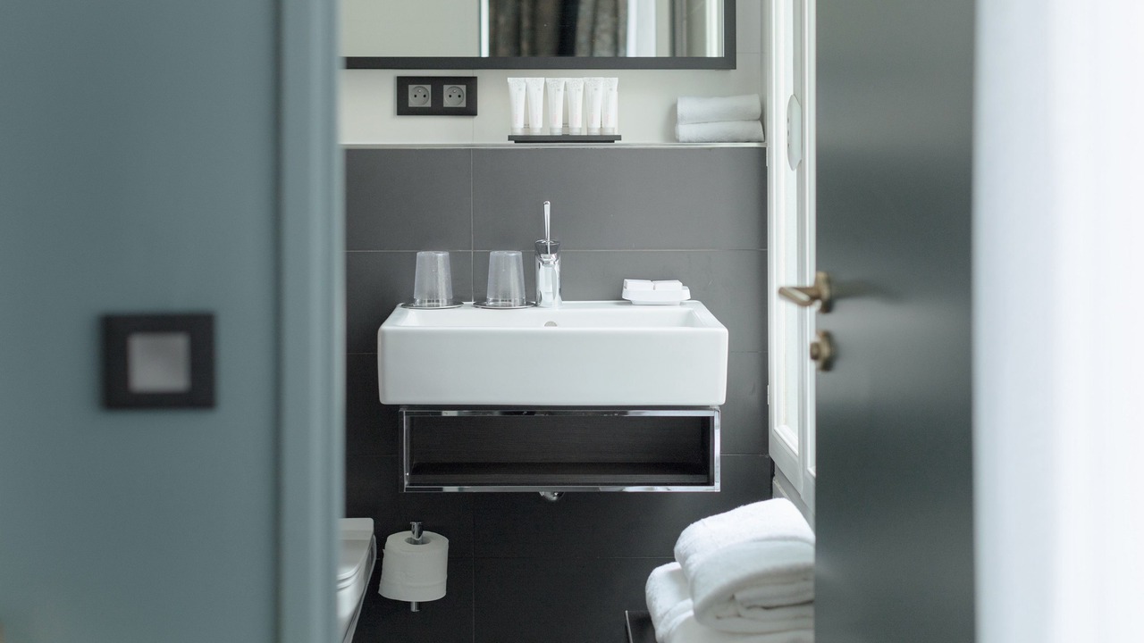 Photo of Bathroom in Quartier de la Plaine-de-Monceaux
