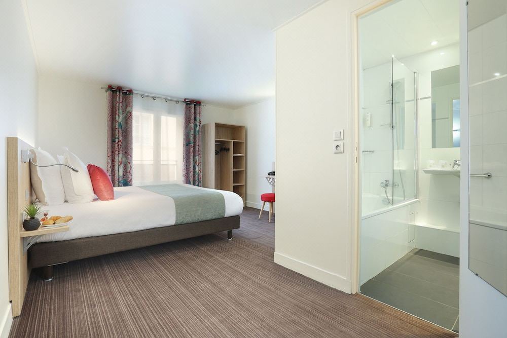 Photo of Bedroom in Grenelle