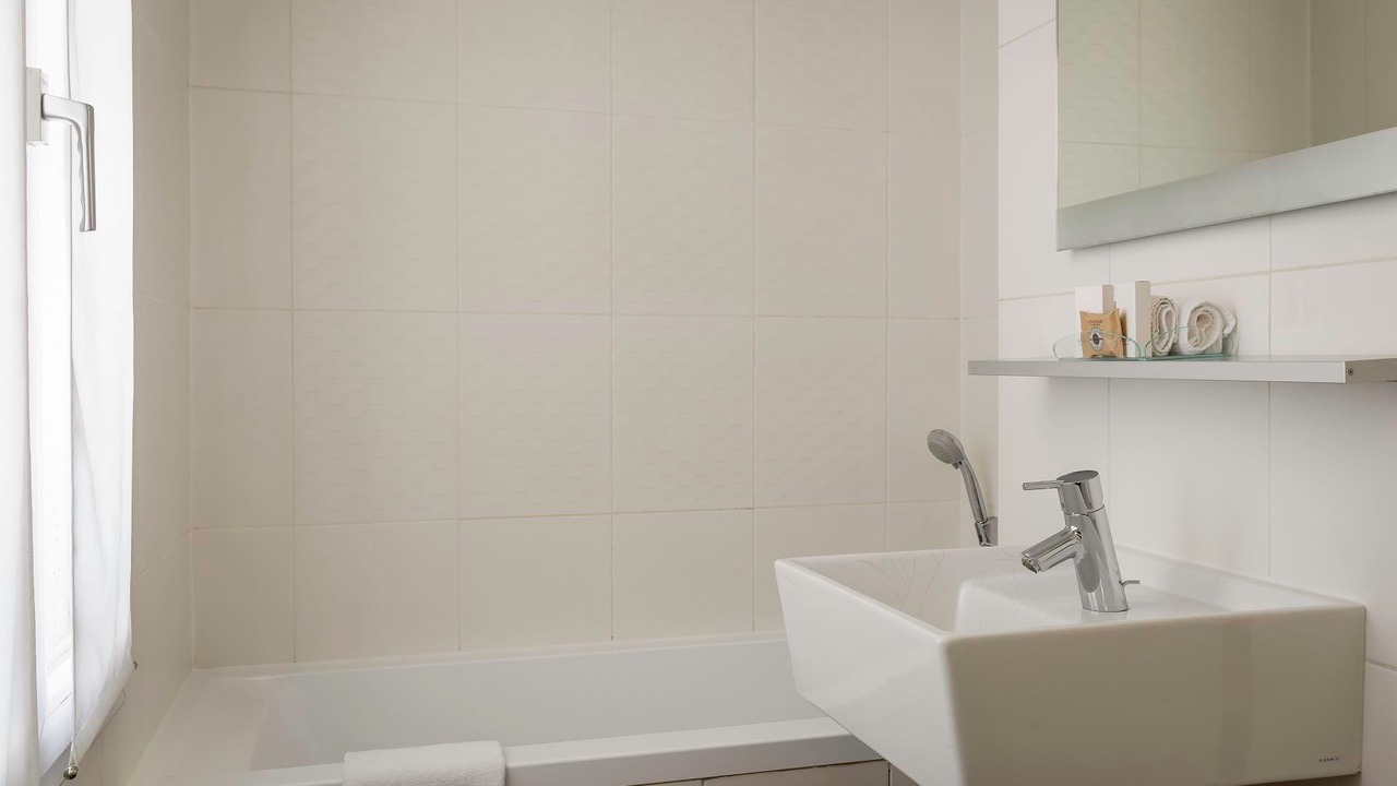 Photo of Bathroom in Quartier de la Plaine-de-Monceaux