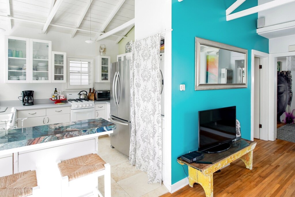 Photo of Livingroom in Venice Canals