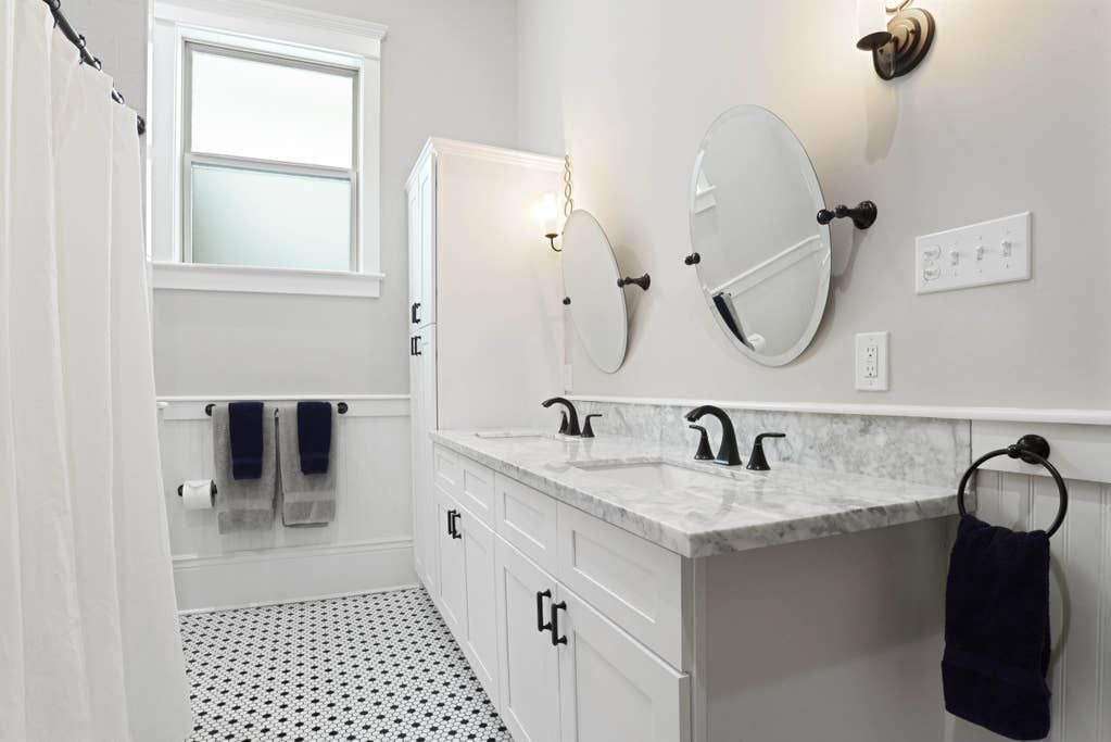 Photo of Bathroom in South 7th Ward