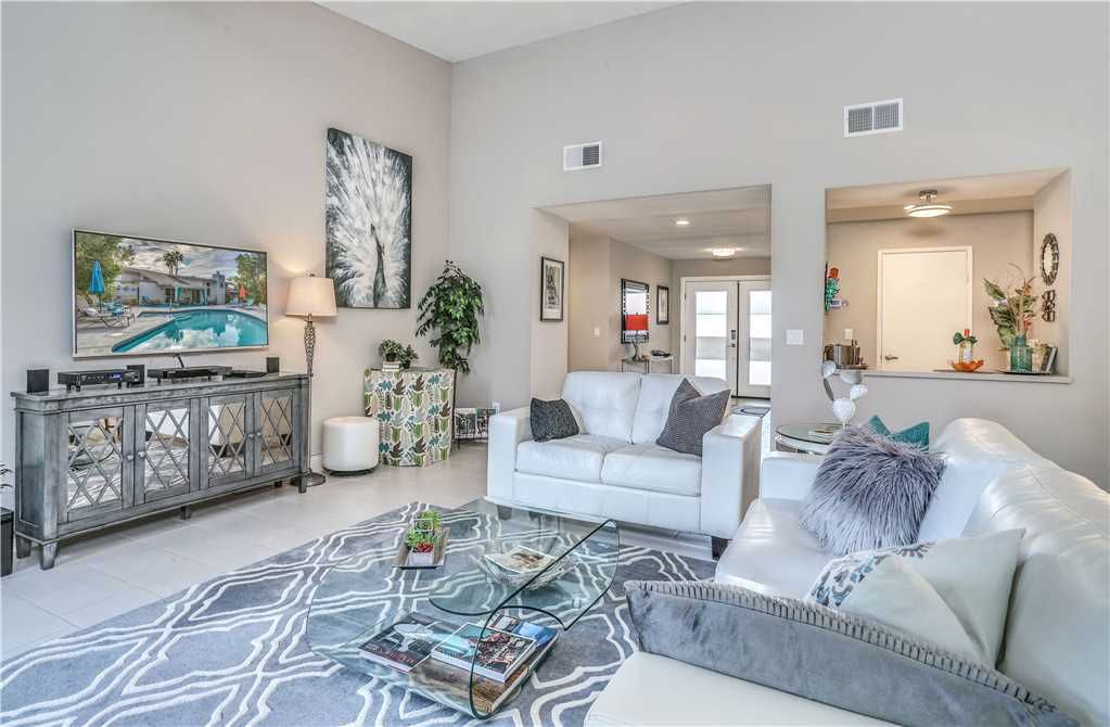 Photo of Livingroom in Chino Canyon