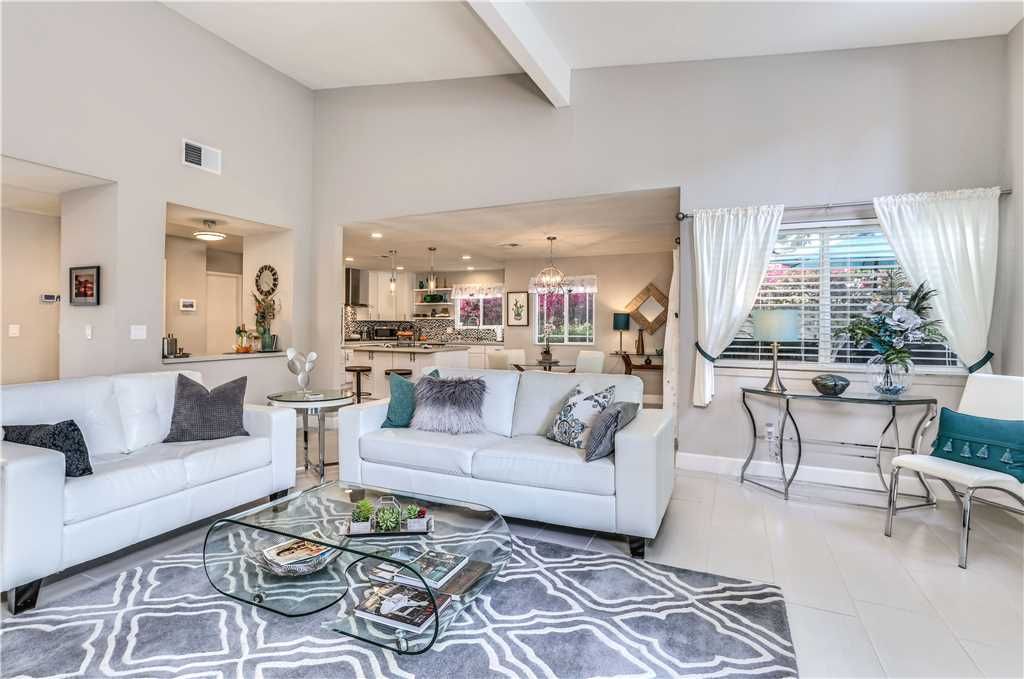 Photo of Livingroom in Chino Canyon