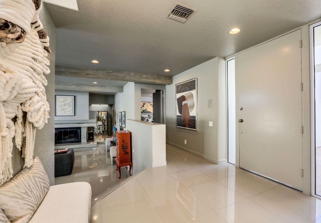 Photo of Livingroom in Chino Canyon