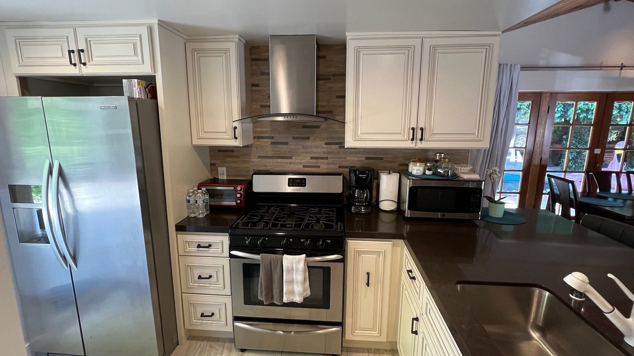 Photo of Kitchen in Valley Glen