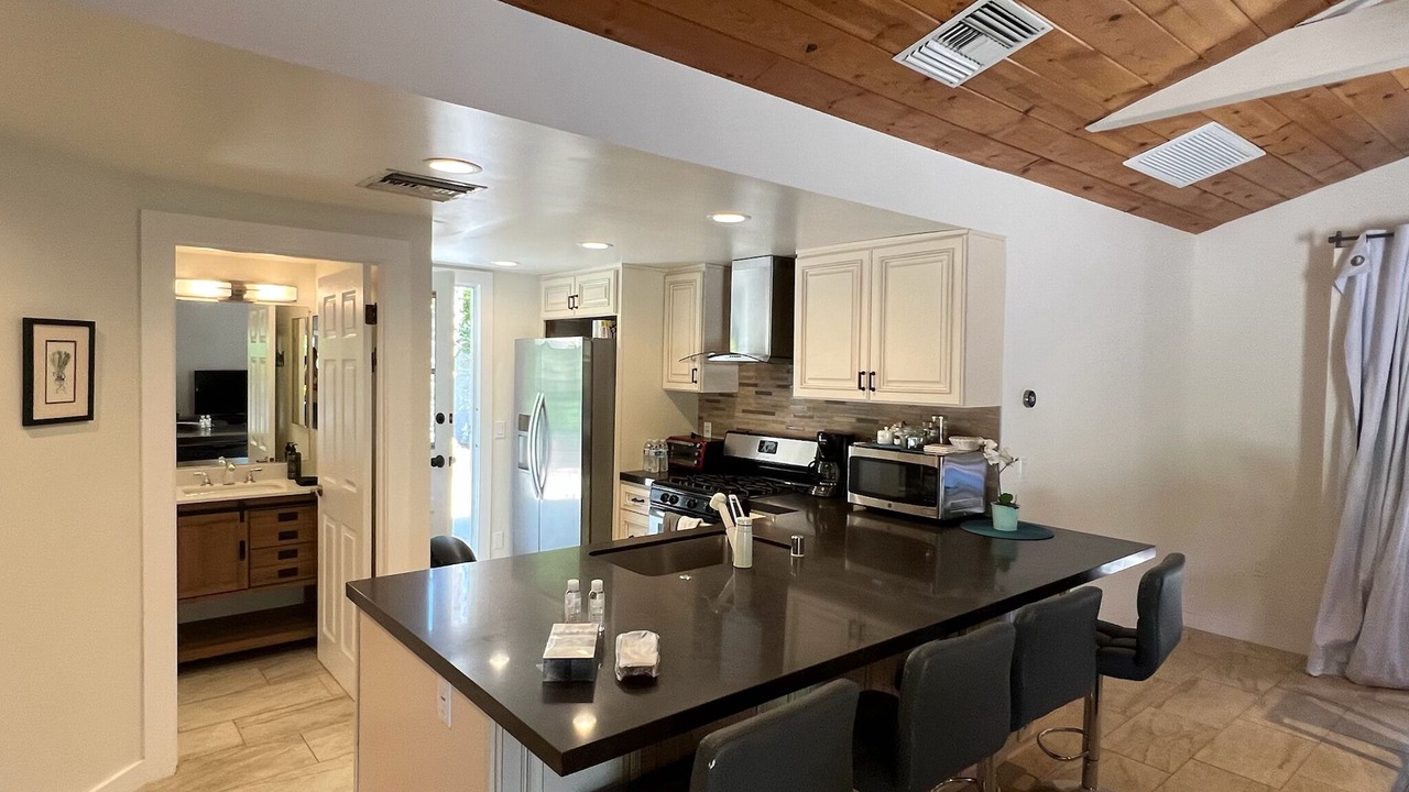 Photo of Kitchen in Valley Glen