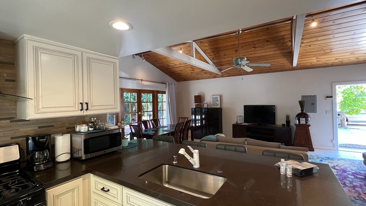 Photo of Kitchen in Valley Glen