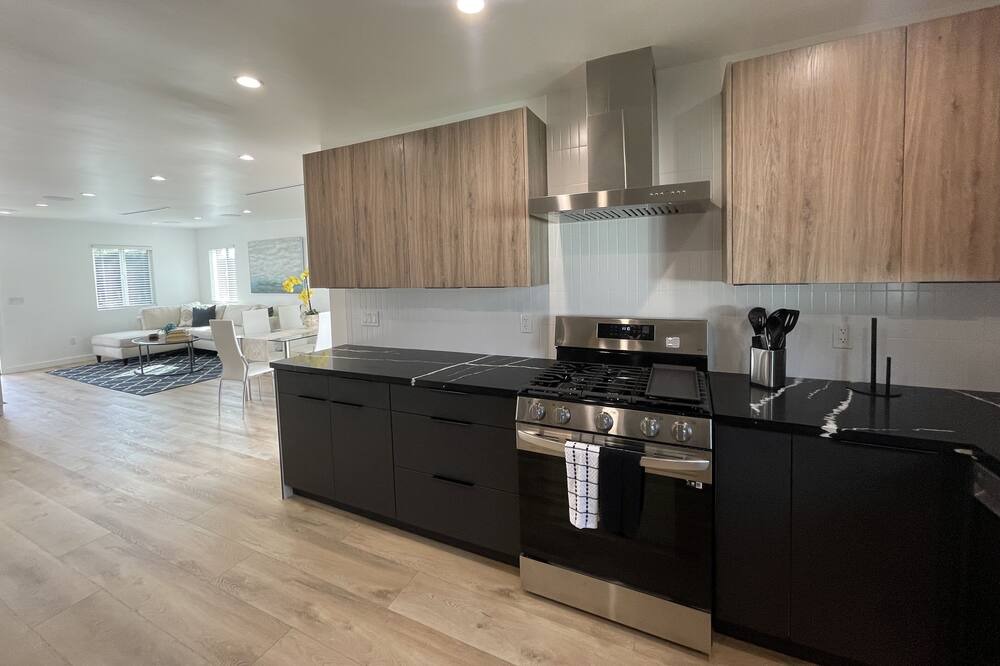 Photo of Kitchen in Valley Glen