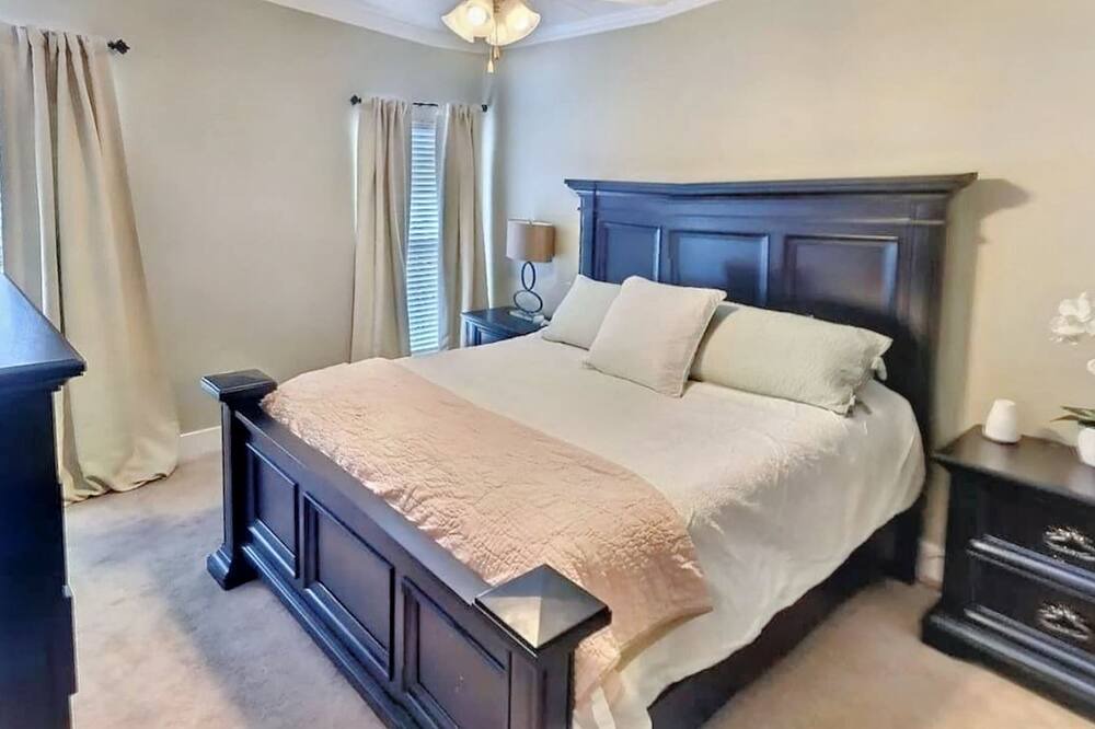 Photo of Bedroom in Gonzales