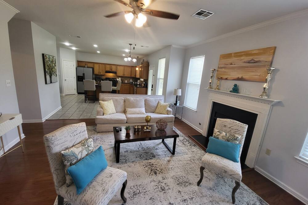 Photo of Livingroom in Sunshine