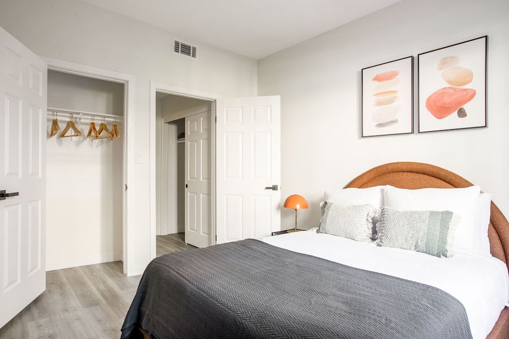 Photo of Bedroom in Mar Vista