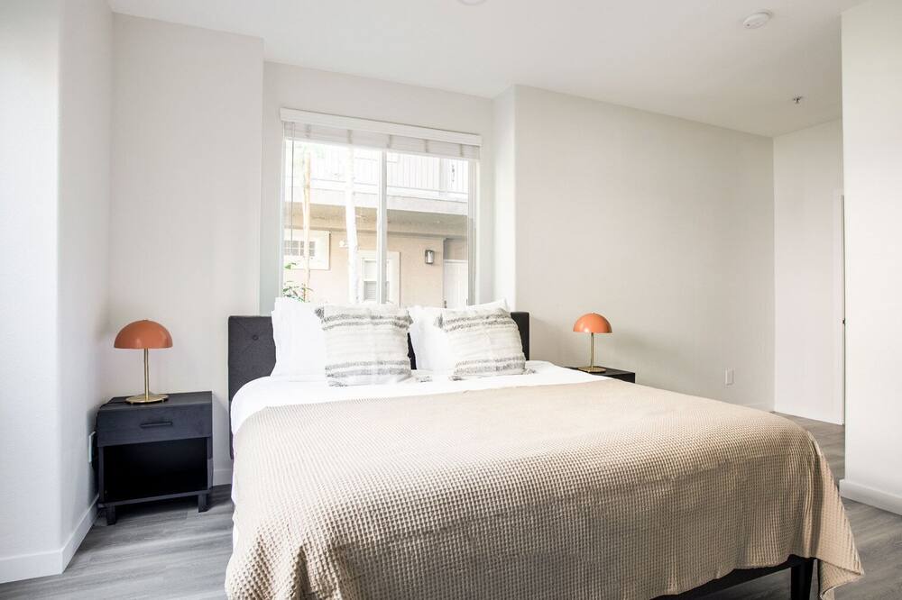 Photo of Bedroom in Mar Vista