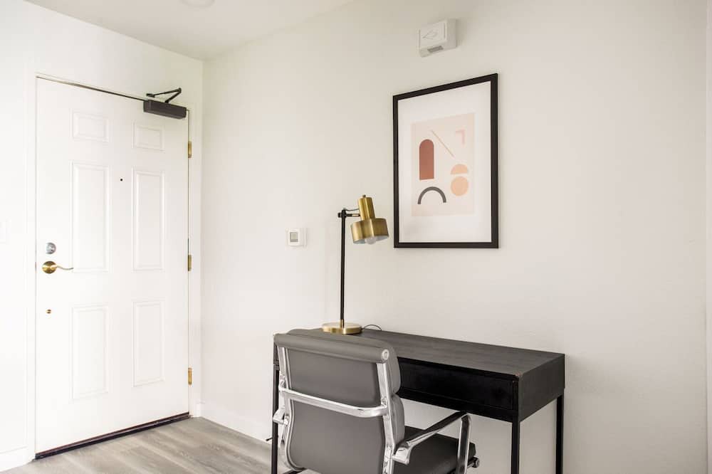Photo of Bedroom in Mar Vista