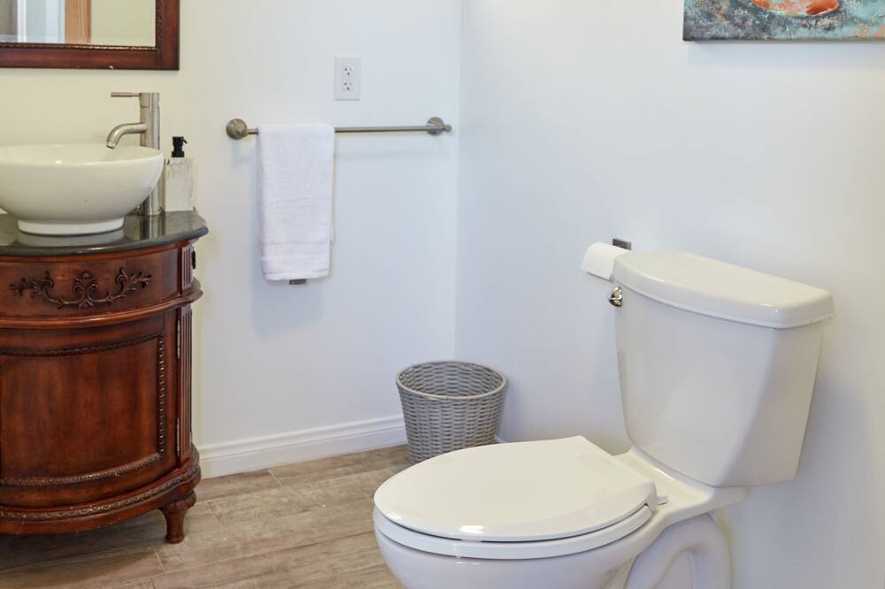 Photo of Bathroom in Ocean Park