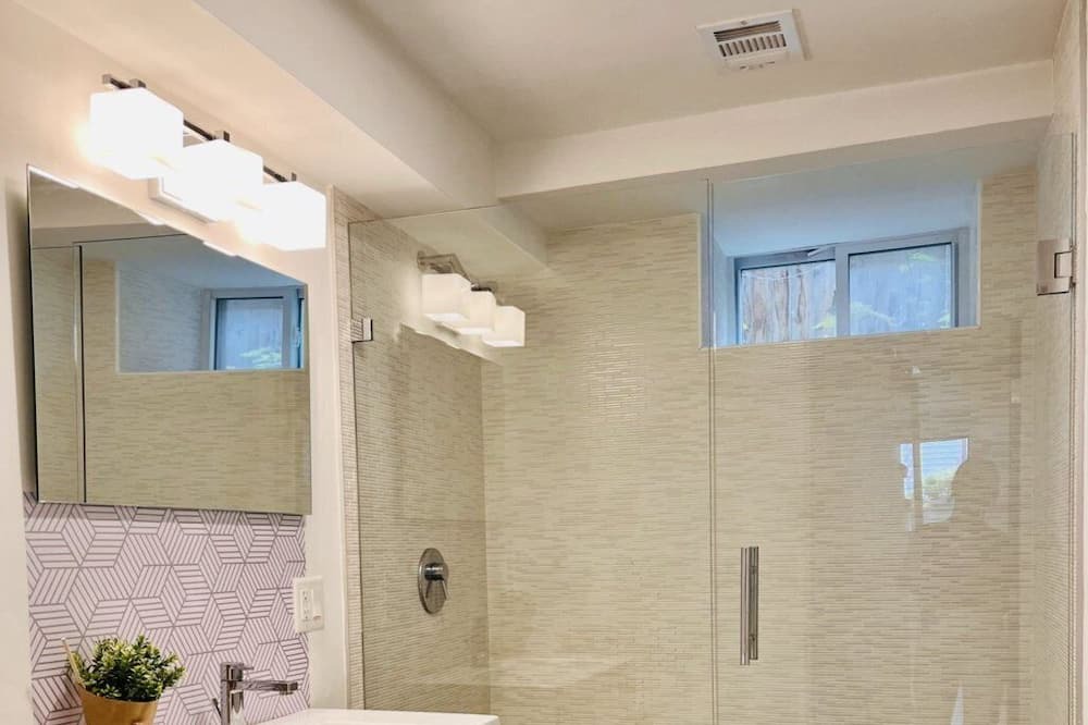 Photo of Bathroom in Porter Square