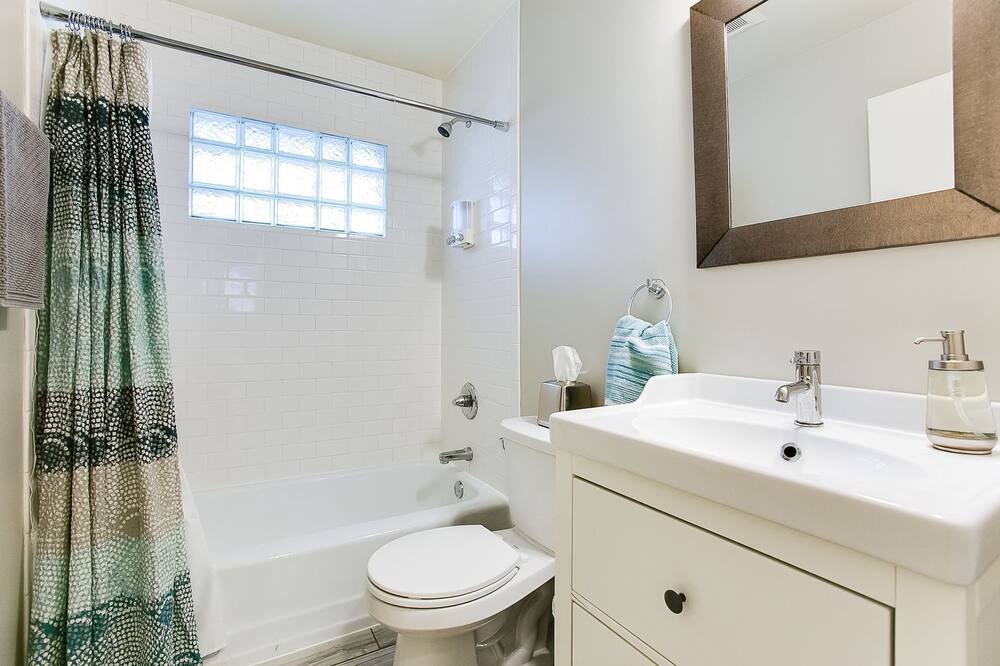 Photo of Bathroom in Merriam Park