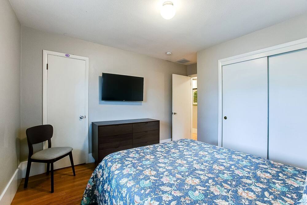 Photo of Bedroom in Merriam Park
