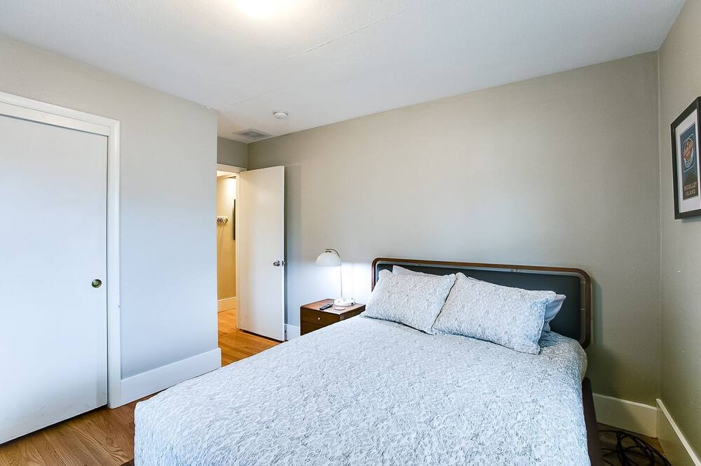 Photo of Bedroom in Merriam Park