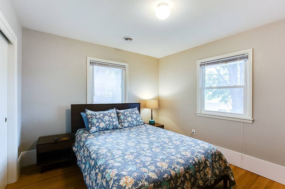 Photo of Bedroom in Merriam Park