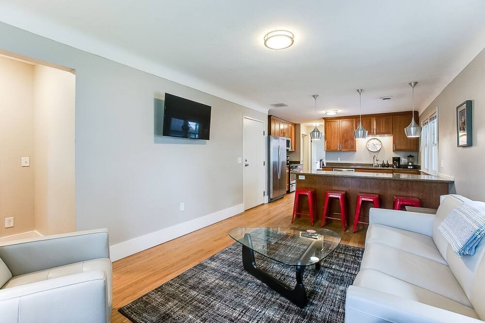 Photo of Livingroom in Merriam Park