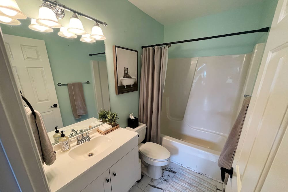 Photo of Bathroom in Haymarket
