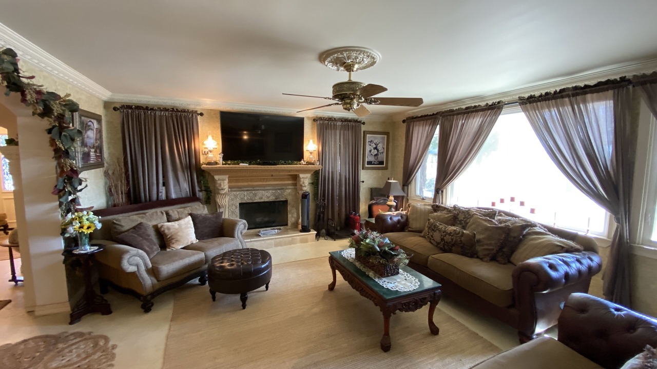 Photo of Livingroom in Simi Valley