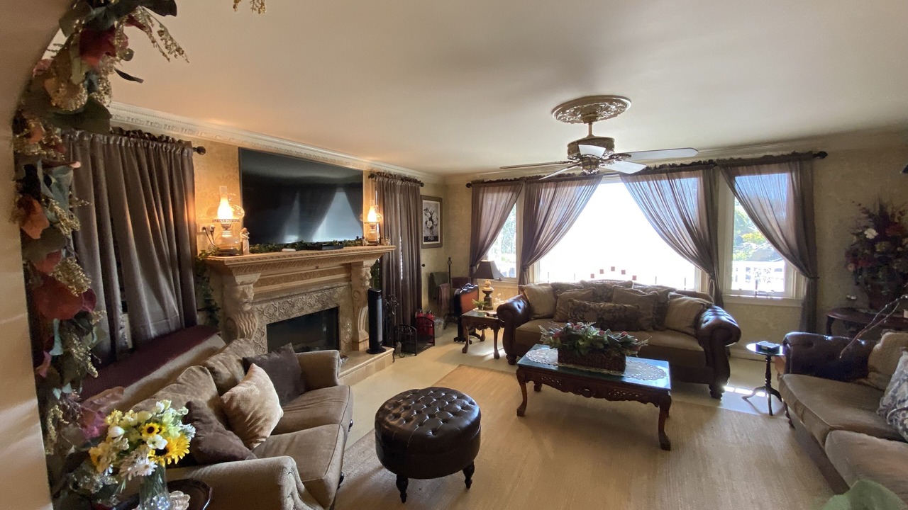 Photo of Livingroom in Simi Valley