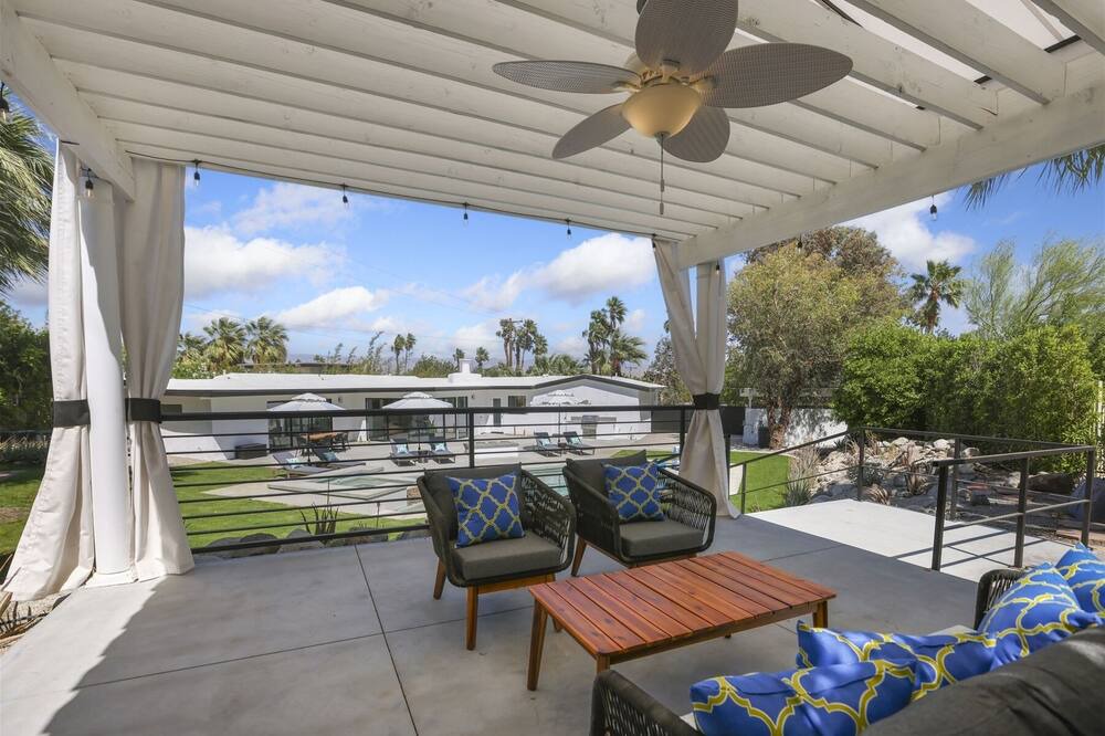 Photo of Patio Balcony in Chino Canyon