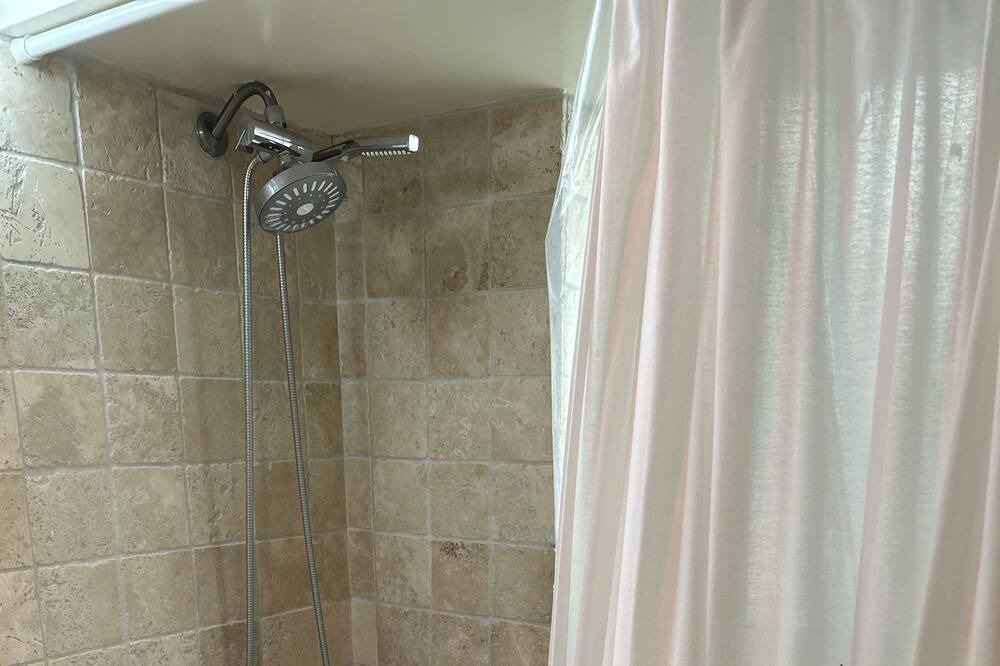 Photo of Bathroom in Pierpont Bay