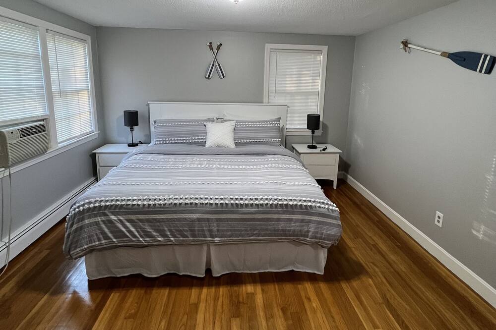 Photo of Bedroom in West Hyannisport