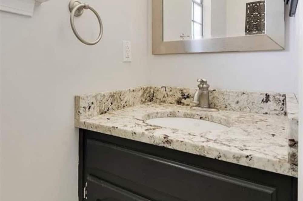 Photo of Bathroom in Shenandoah
