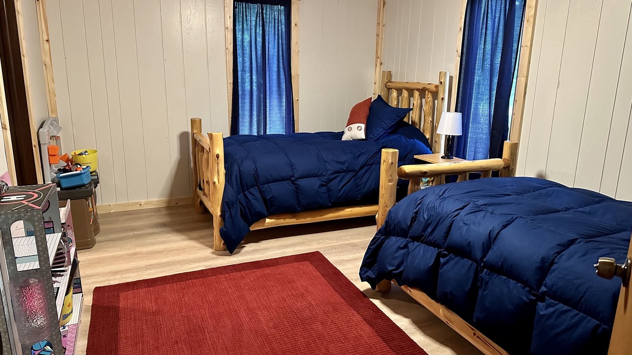 Photo of Bedroom in Benedict Lake