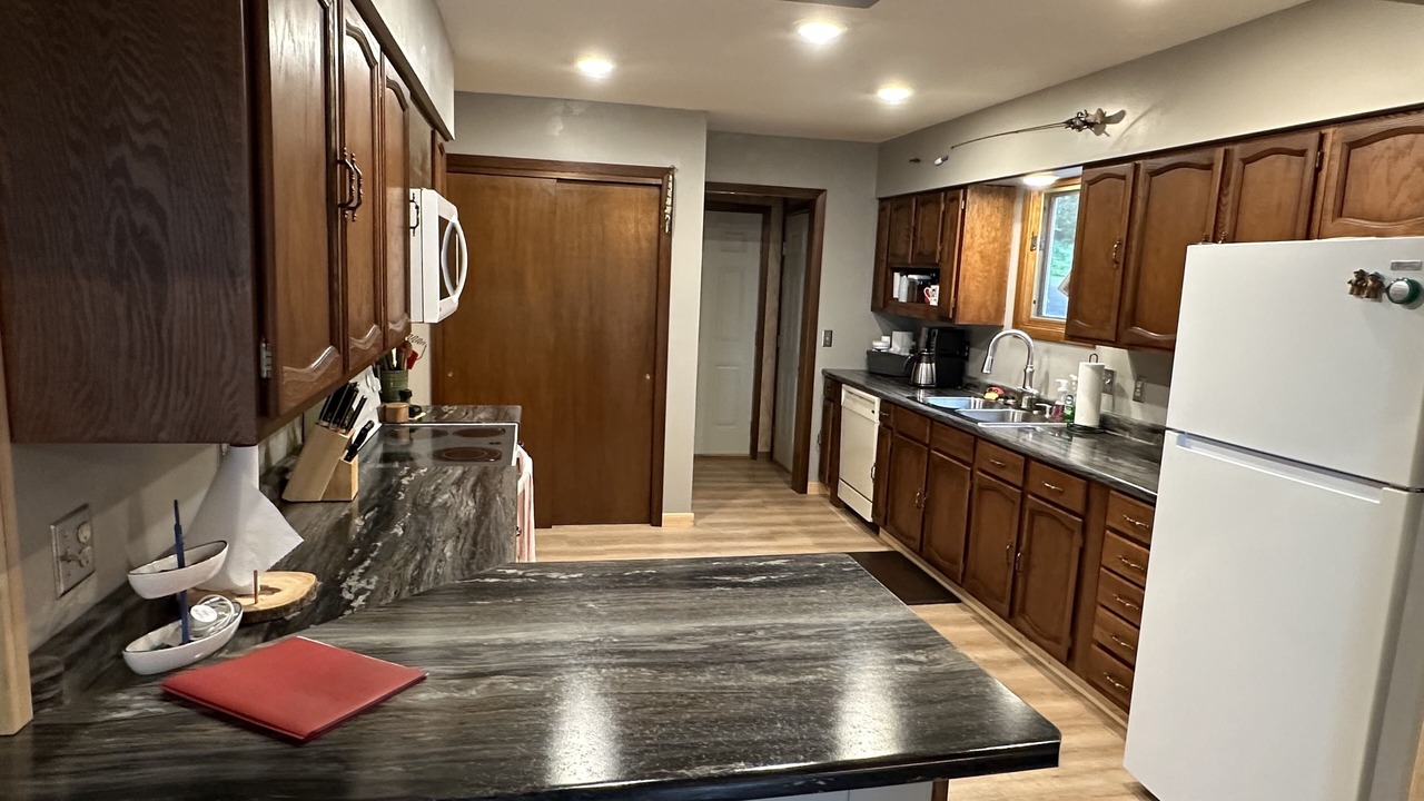 Photo of Kitchen in Benedict Lake