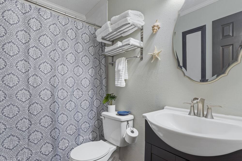 Photo of Bathroom in Ocean Springs