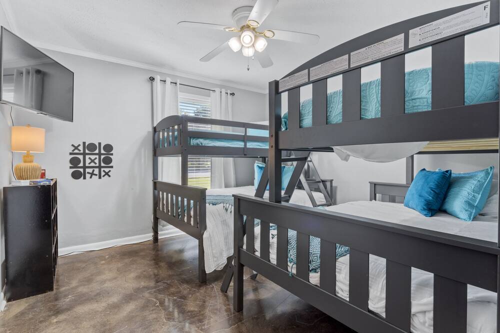 Photo of Bedroom in Ocean Springs