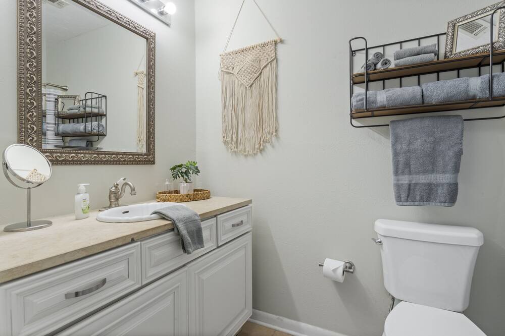 Photo of Bathroom in Ocean Springs