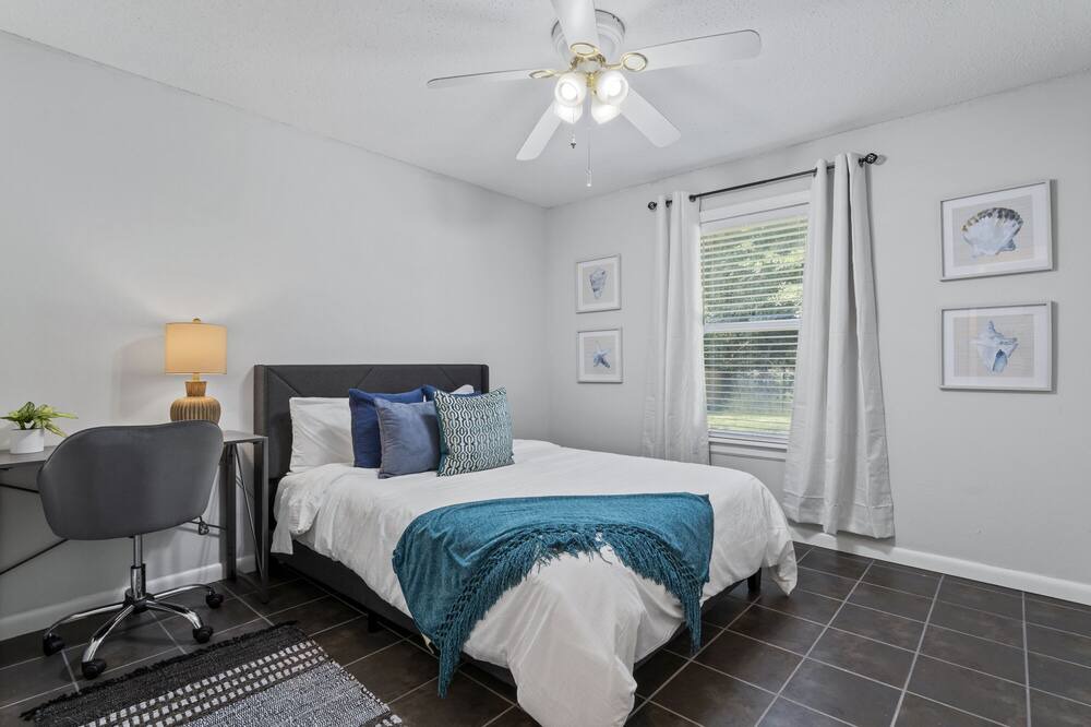 Photo of Bedroom in Ocean Springs