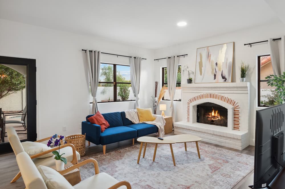 Photo of Livingroom in Casa Rica North