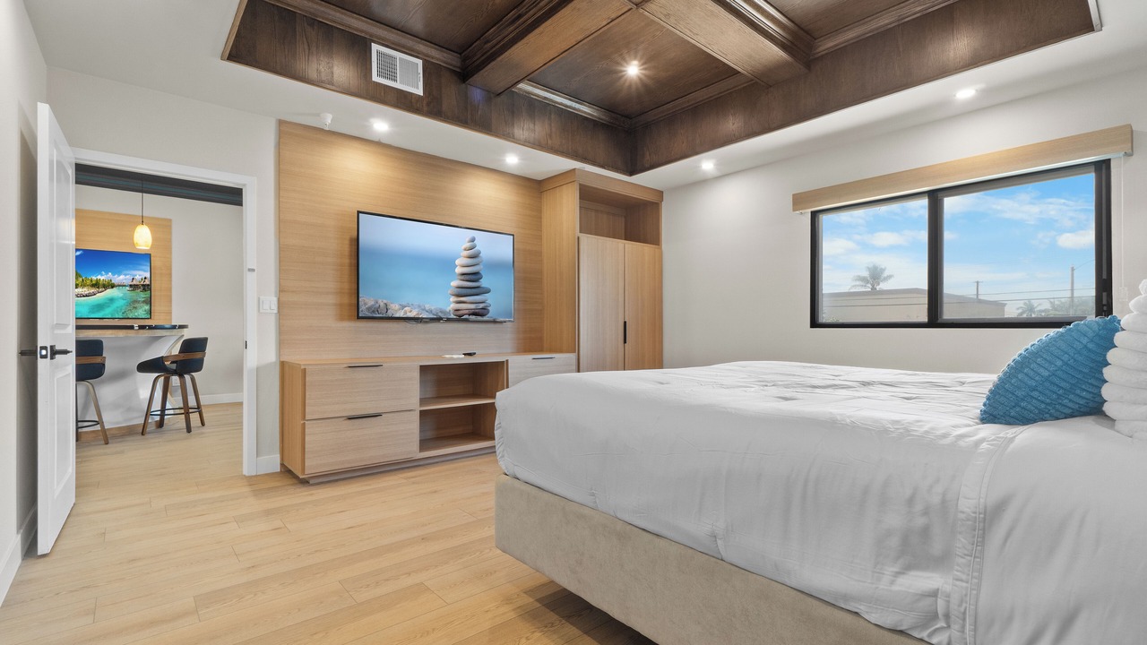 Photo of Bedroom in Bellflower
