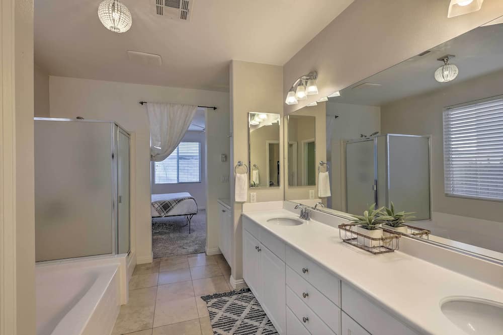 Photo of Bathroom in Greenacres